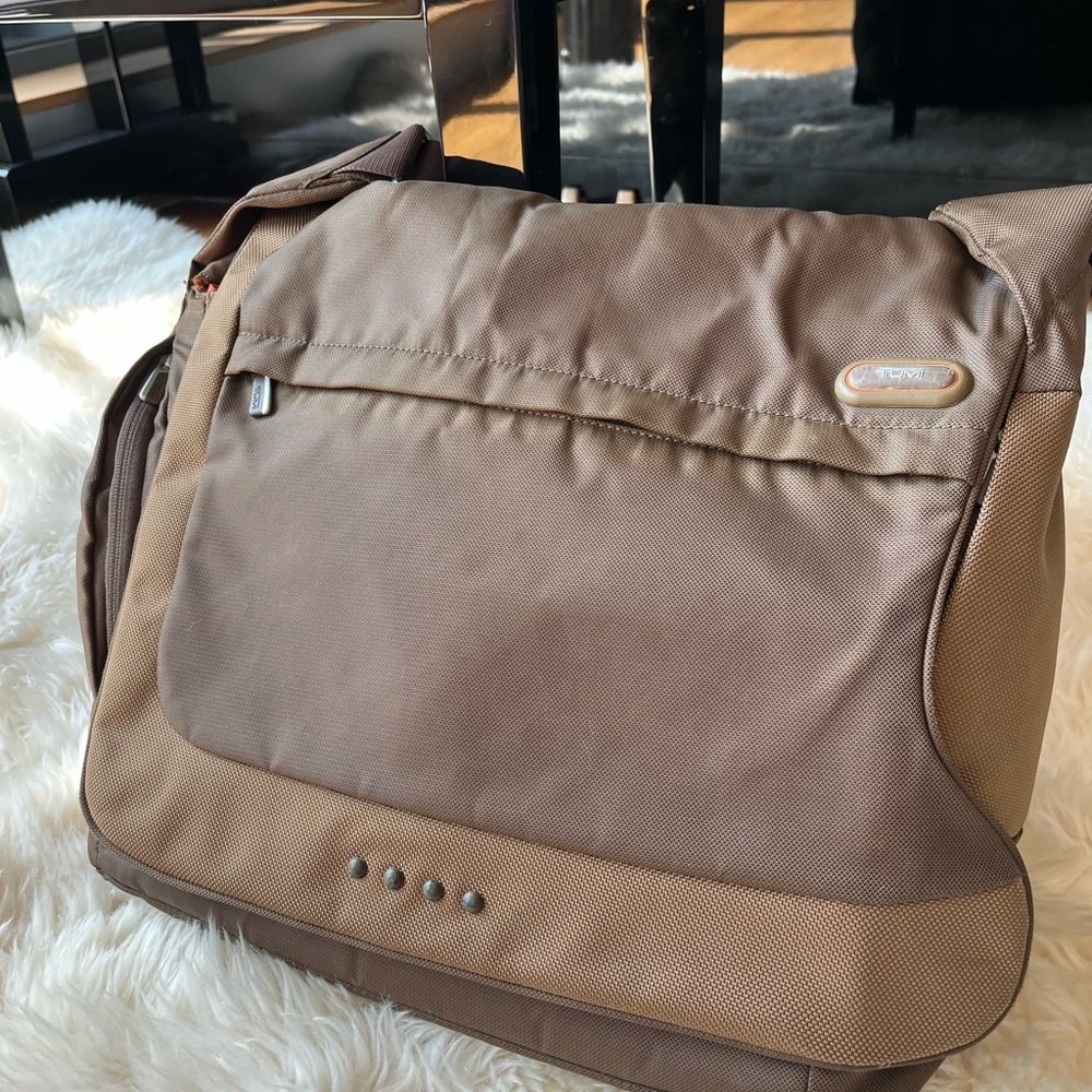 Tumi cross body brown/copper messenger bag